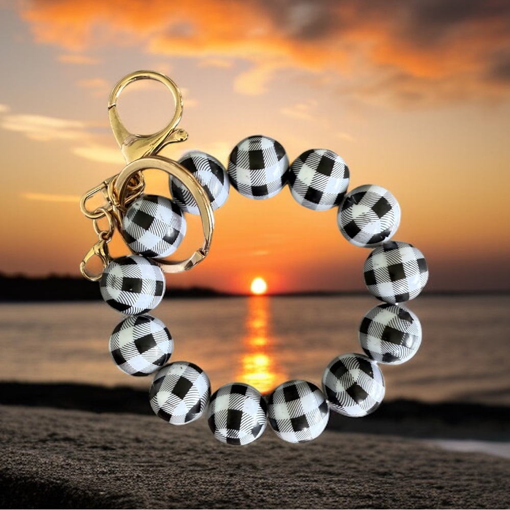 Elegant Checkered Keychain Bracelet